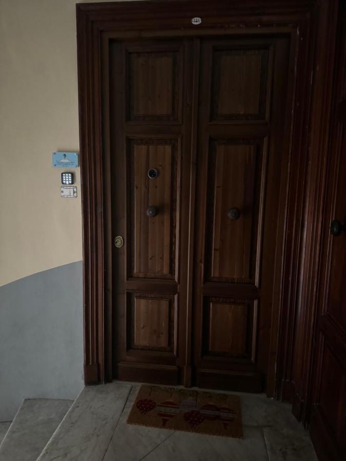 B&B Corso Garibaldi 165 Napoli Bagian luar foto